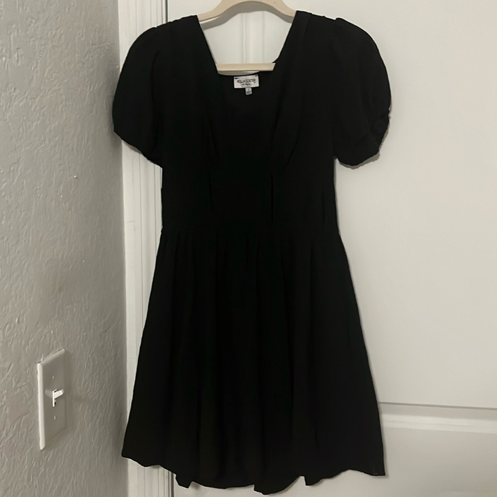 This dress did not ship, only delivered personally in person,